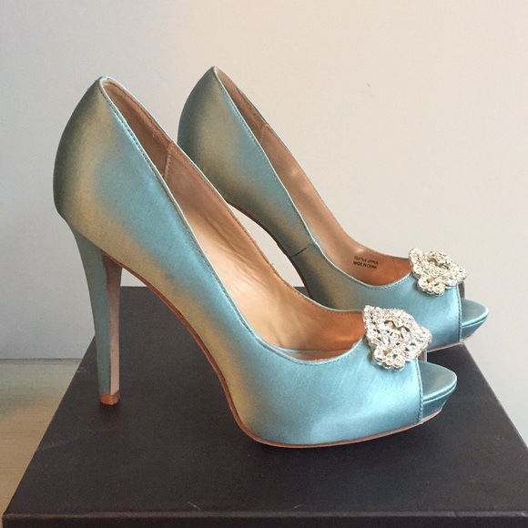 NWT Blue Badgley Mischka Wedding Shoes - Picture 2 of 4